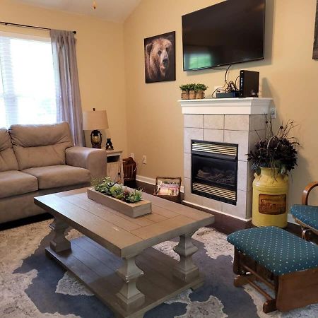 Cozy Pigeon Forge Home W Hot Tub Near River מראה חיצוני תמונה